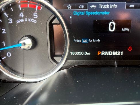 Used 2019 Ford F350 Lariat w/ Lariat Ultimate Package AWD/4WD image 16