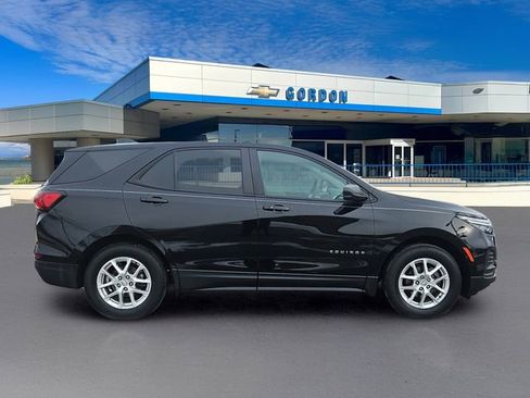 Used 2023 Chevrolet Equinox LS w/ LS Convenience Package image 5