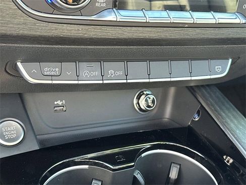 Used 2020 Audi A4 2.0T Premium w/ Convenience Package image 37