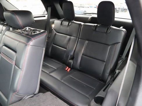 Used 2025 Ford Explorer ST-Line w/ ST-Line Street Pack image 22