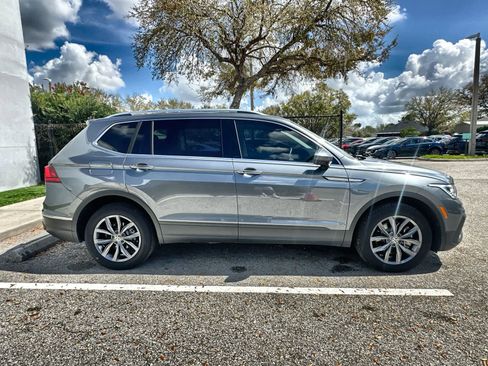 Used 2023 Volkswagen Tiguan SE image 10