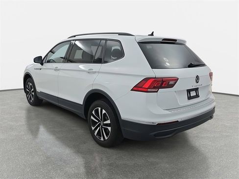 Used 2022 Volkswagen Tiguan S image 5