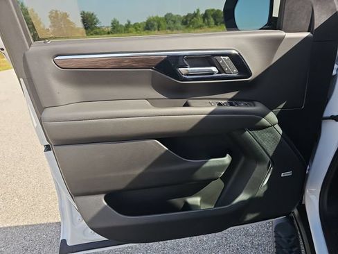 New 2026 Chevrolet Tahoe Z71 w/ Z71 Off-Road Package AWD/4WD image 23