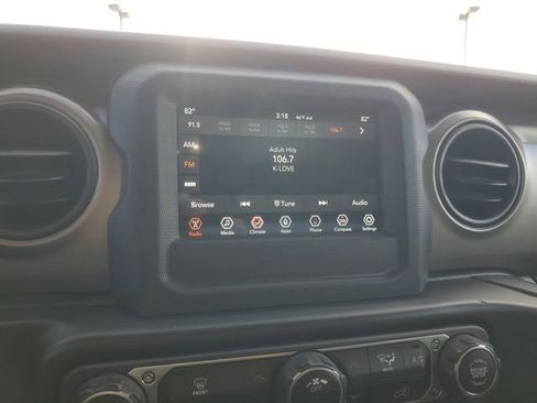 Certified 2020 Jeep Gladiator Sport w/ Quick Order Package 24S image 32