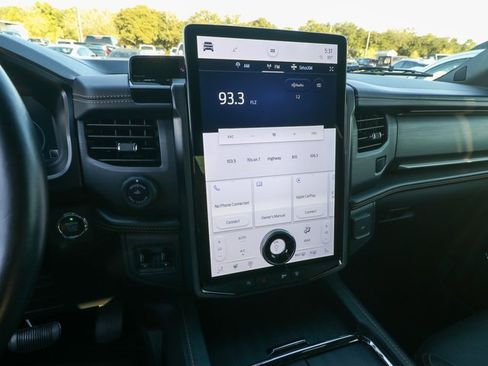 Used 2023 Ford Expedition Platinum image 19