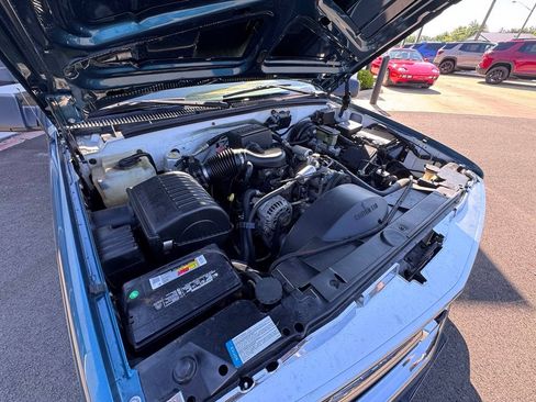 Used 1999 Chevrolet Tahoe 2WD 2-Door w/ Convenience Group image 25