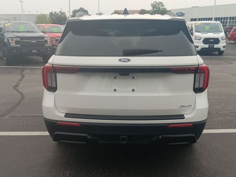 Used 2025 Ford Explorer ST-Line w/ ST-Line Street Pack AWD/4WD image 6
