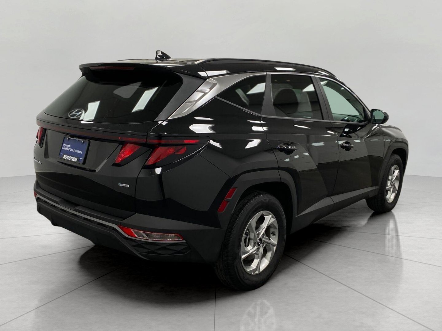 Certified 2024 Hyundai Tucson SEL AWD/4WD image 3