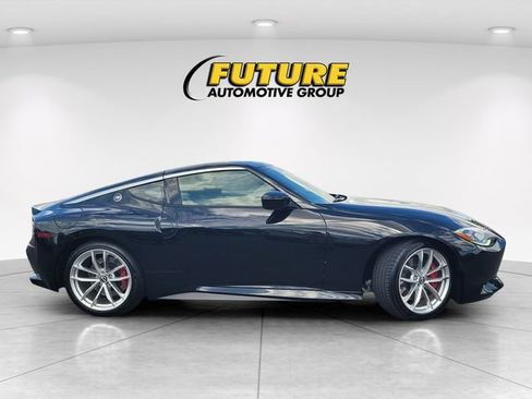 Certified 2024 Nissan Z Performance w/ Floor Mat Package RWD image 3