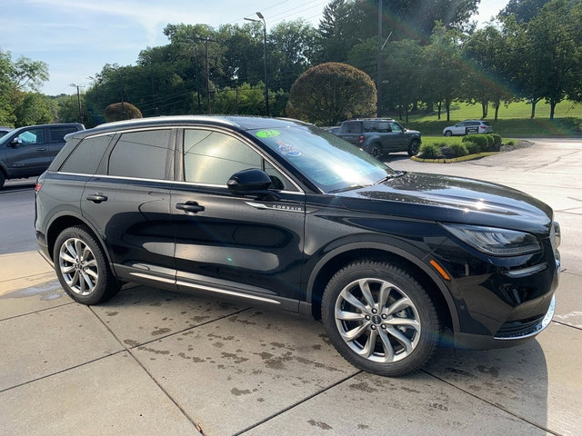 Used 2022 Lincoln Corsair AWD w/ Premium Package image 8