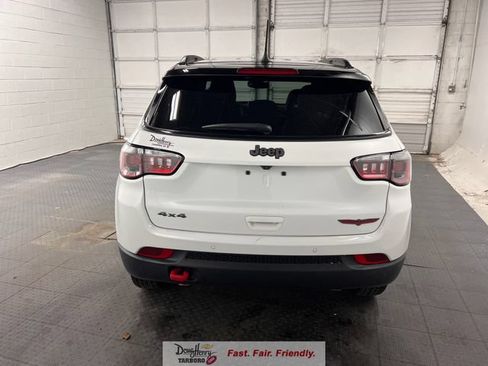 Used 2025 Jeep Compass Trailhawk AWD/4WD image 8