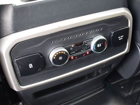 Used 2023 Ford Expedition Limited image 27