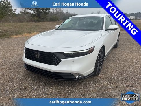 Used 2023 Honda Accord Touring image 1