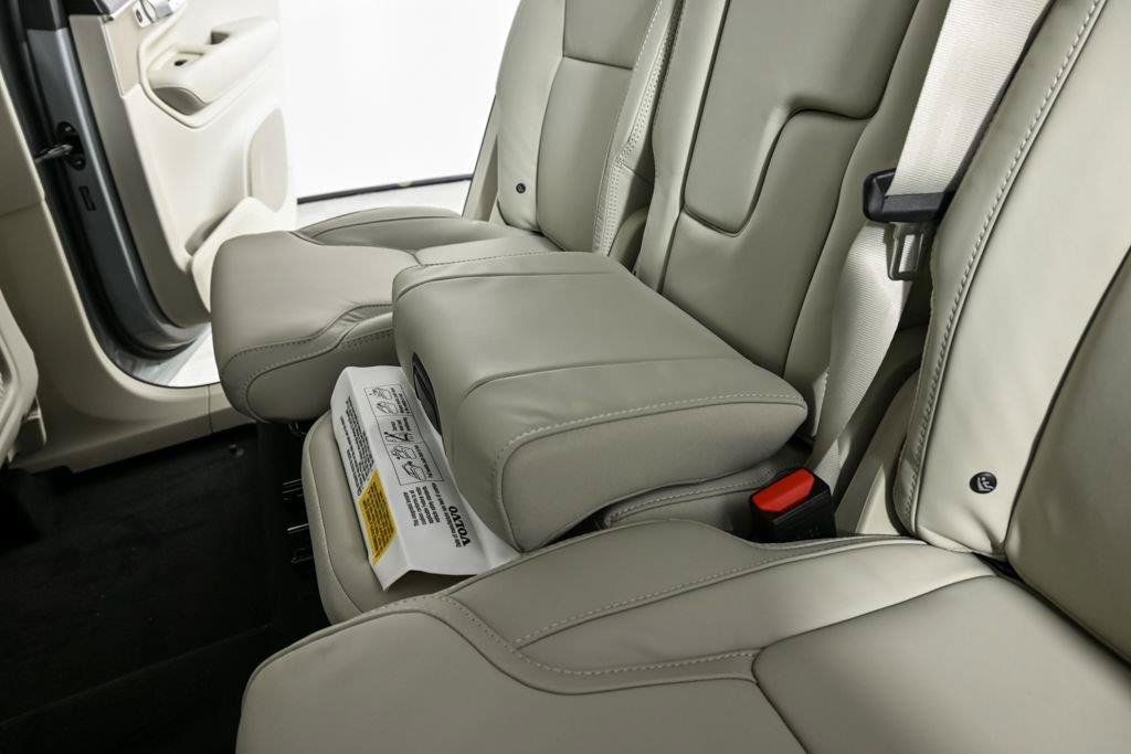 Used 2026 Volvo XC90 B6 Ultra w/ Protection Package AWD/4WD image 24