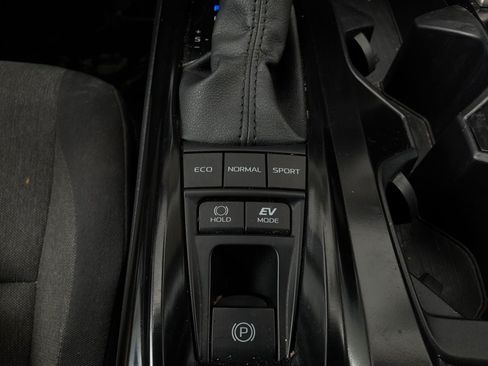 Used 2025 Toyota Camry LE FWD image 22