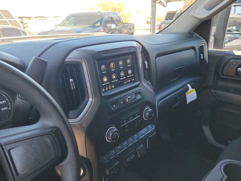 Used 2024 Chevrolet Silverado 2500 Custom w/ Custom Convenience Package image 20