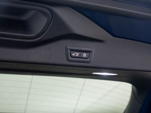 Used 2021 BMW X5 M50i image 34