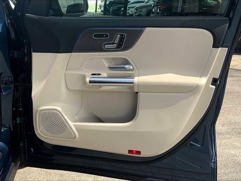 Used 2021 Mercedes-Benz GLA 250 w/ Premium Package image 22