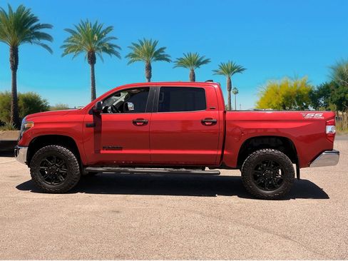 Used 2020 Toyota Tundra SR5 w/ SR5 Leather Package AWD/4WD image 2