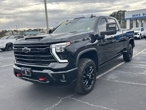 Certified 2025 Chevrolet Silverado 2500 LTZ w/ LTZ Plus Package image 4