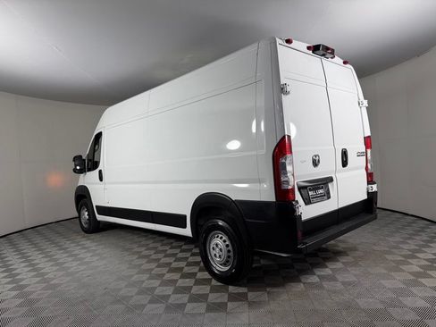 Used 2025 RAM ProMaster 2500 w/ Convenience Group FWD image 8