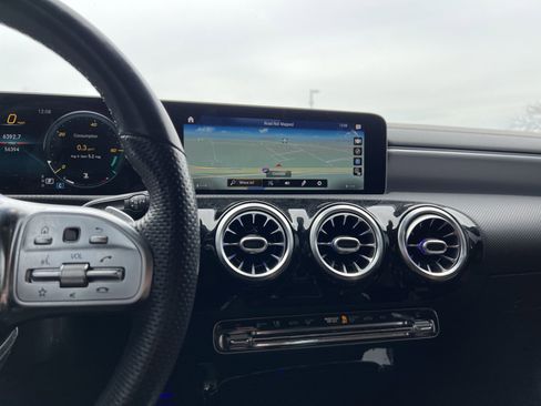 Used 2020 Mercedes-Benz CLA 250 4MATIC image 31