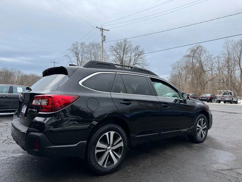 Used 2018 Subaru Outback 2.5i Limited image 6