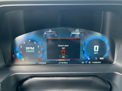 Used 2025 Ford Bronco Badlands AWD/4WD image 16