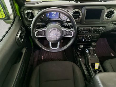 Used 2019 Jeep Wrangler Unlimited Sahara w/ LED Lighting Group image 10