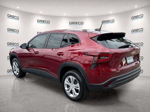 Certified 2024 Chevrolet Trax LS FWD image 5