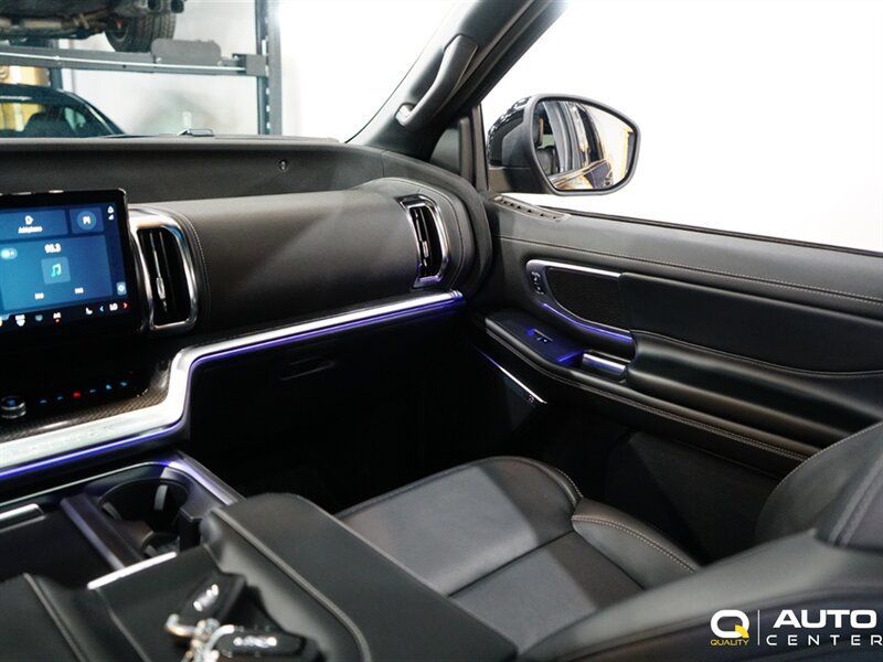 Used 2025 Ford Expedition Max Platinum w/ Stealth Performance Package AWD/4WD image 16