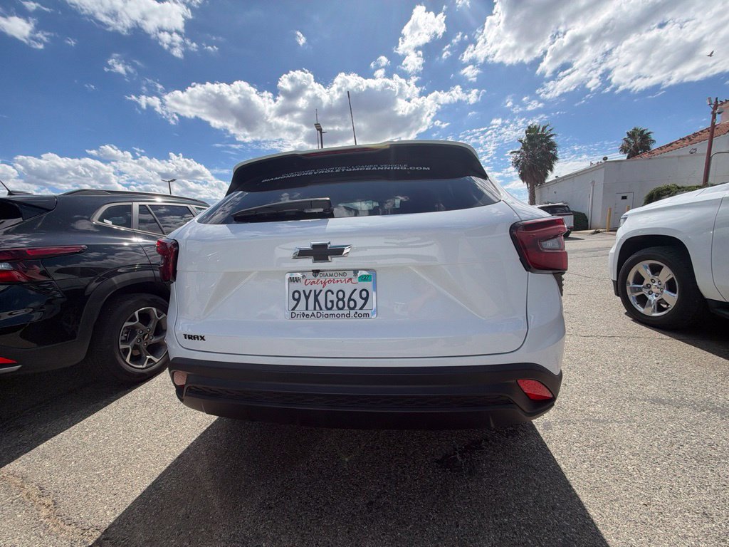 Used 2026 Chevrolet Trax LS w/ LS Convenience Package FWD image 5