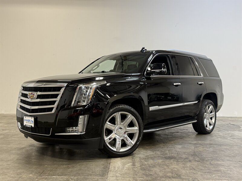 Used 2018 Cadillac Escalade Luxury AWD/4WD image 36