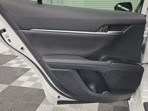 Used 2019 Toyota Camry XLE FWD image 17