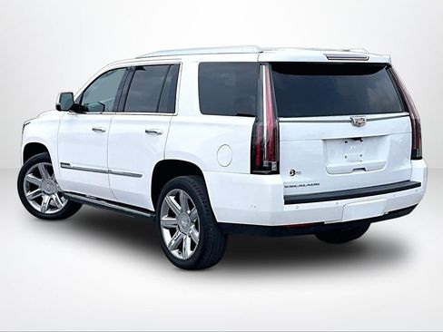 Used 2018 Cadillac Escalade Premium Luxury AWD/4WD image 14