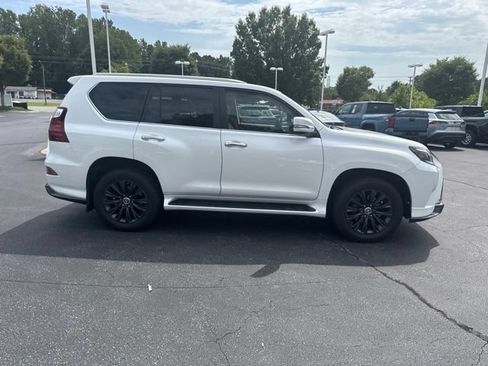 Used 2021 Lexus GX 460 Luxury w/ Sport Design Package AWD/4WD image 2