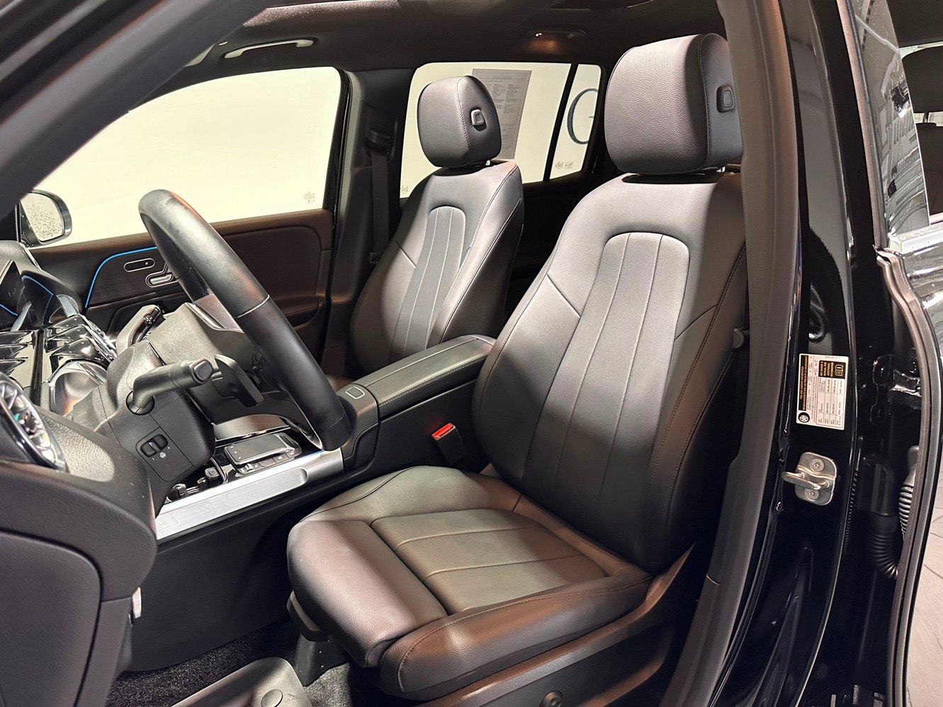 Used 2023 Mercedes-Benz GLB 250 4MATIC image 14