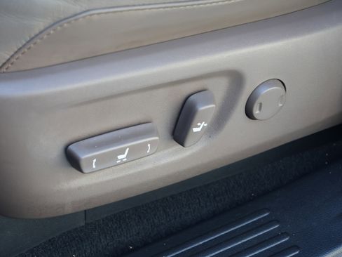 Used 2023 Lexus GX 460 Luxury w/ Accessory Package image 33