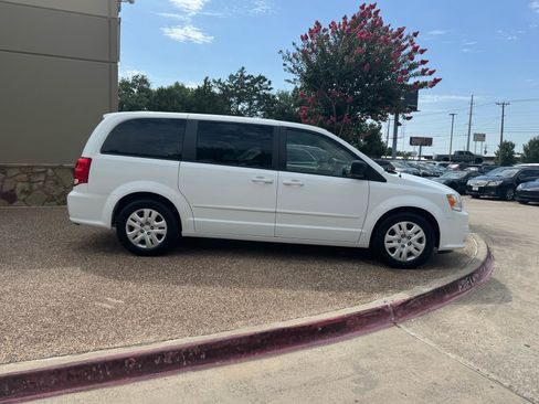 Used 2014 Dodge Grand Caravan SE w/ Quick Order Package 29E SE FWD image 7