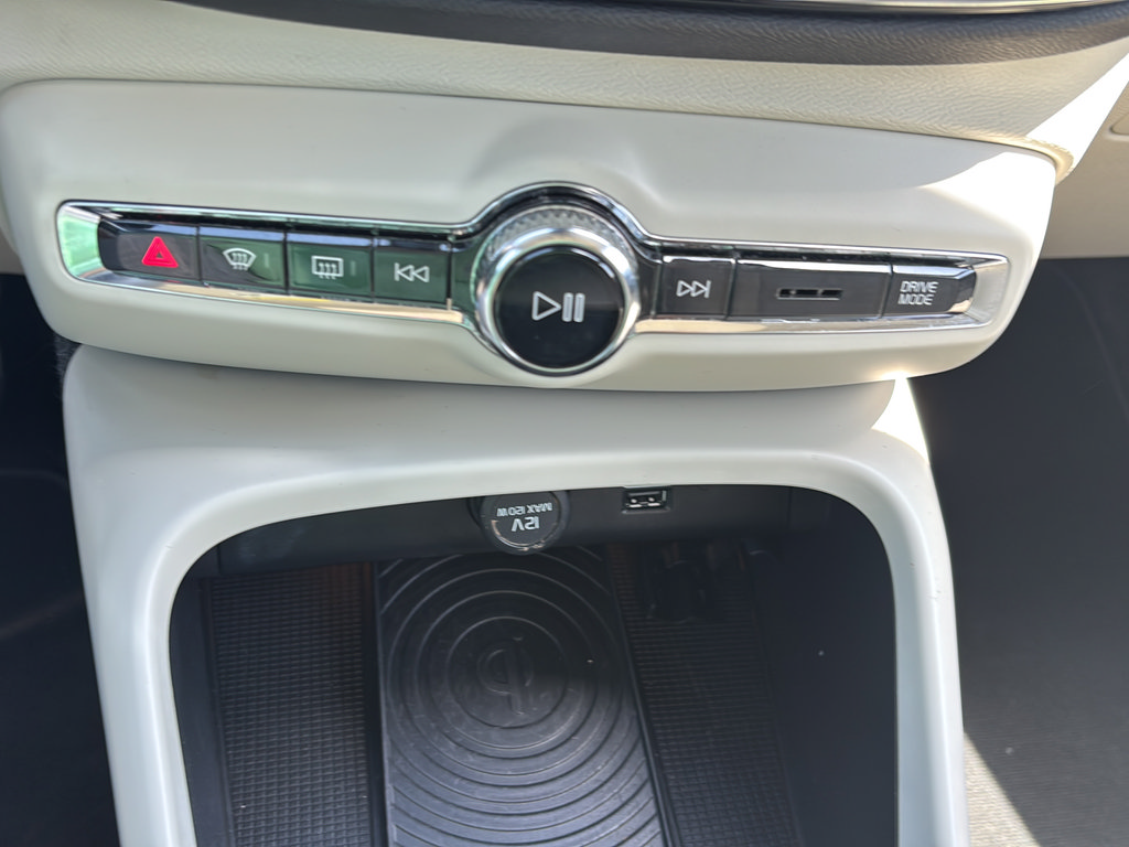 Used 2019 Volvo XC40 T5 Momentum AWD/4WD image 13