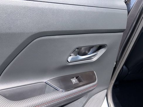 Certified 2025 Nissan Kicks SR FWD image 26