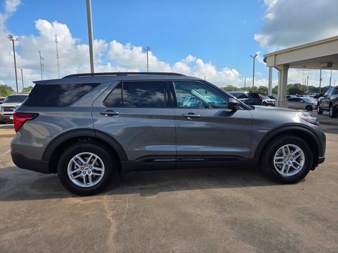New 2026 Ford Explorer Active w/ Active Comfort Package RWD image 4