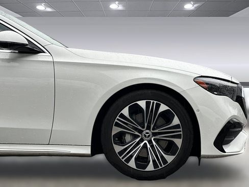 New 2025 Mercedes-Benz E 350 4MATIC Sedan image 34