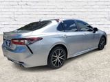 Used 2022 Toyota Camry SE image 3