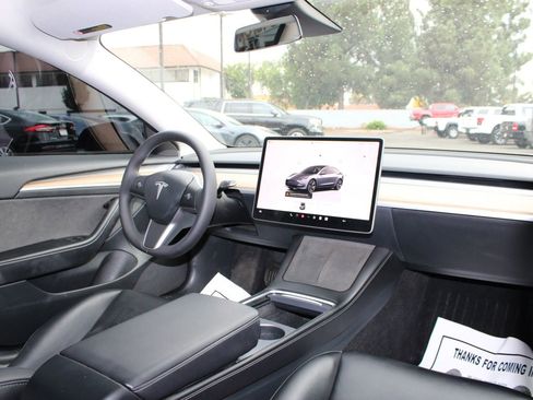 Used 2023 Tesla Model 3 Standard Range image 24