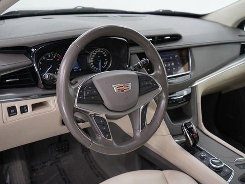 Used 2021 Cadillac XT5 Premium Luxury image 22