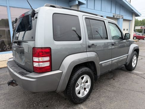 Used 2012 Jeep Liberty Sport w/ Popular Equipment Group AWD/4WD image 5