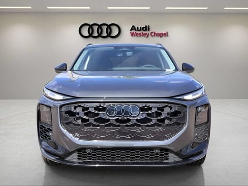 New 2026 Audi Q3 quattro 2.0T w/ 20" Wheel Package AWD/4WD image 8