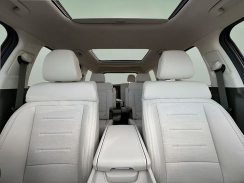 Used 2025 Hyundai Santa Fe Calligraphy image 10