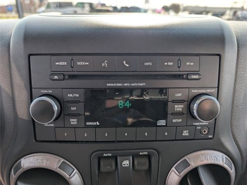 Used 2015 Jeep Wrangler Sport image 24